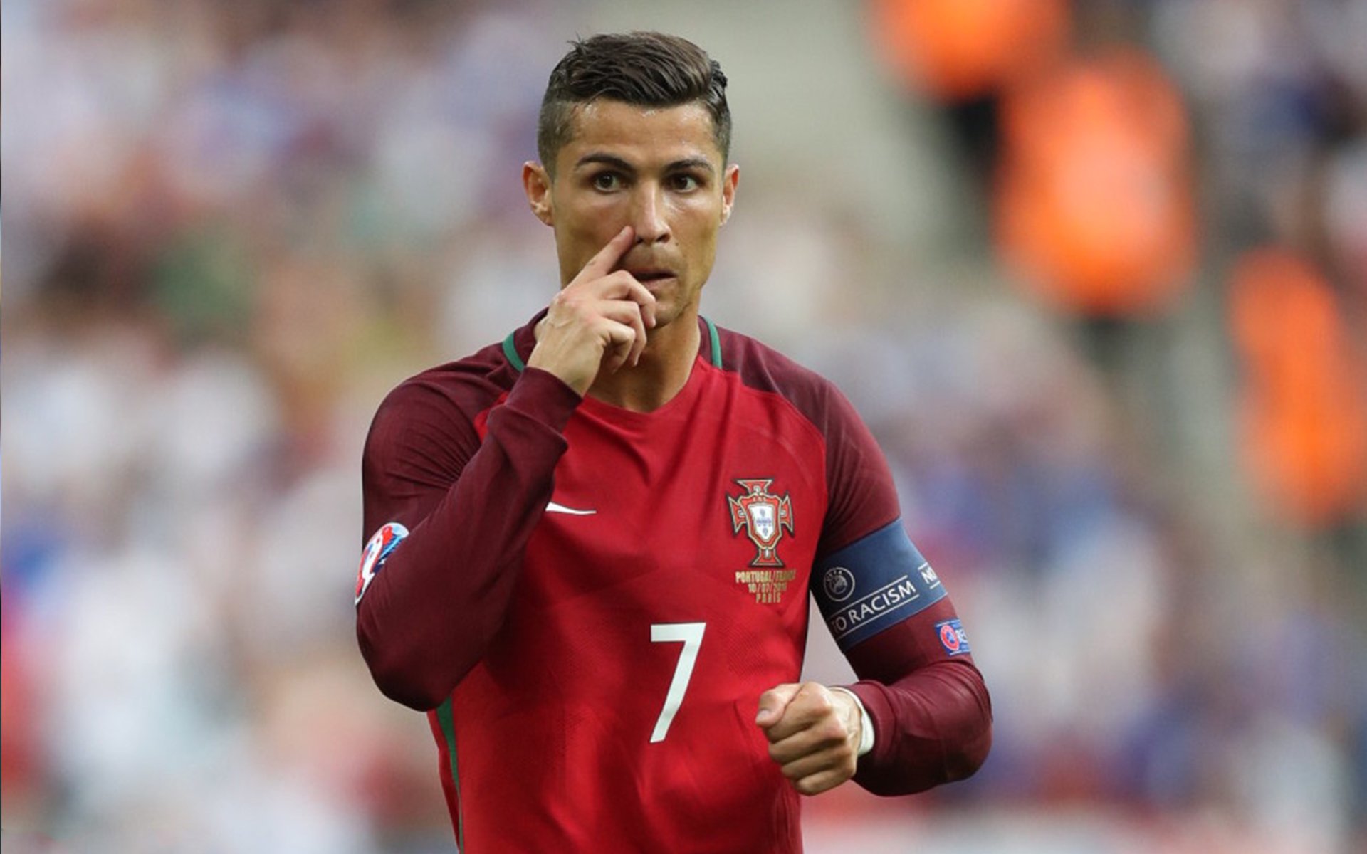 “新人崭露头角,年轻天才引领球队迎来春天”,足坛青年天才球员